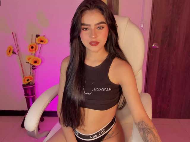celestecollins00 live cam on BongaCams