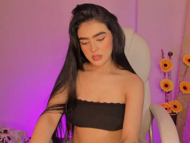 celestecollins00 live cam on BongaCams