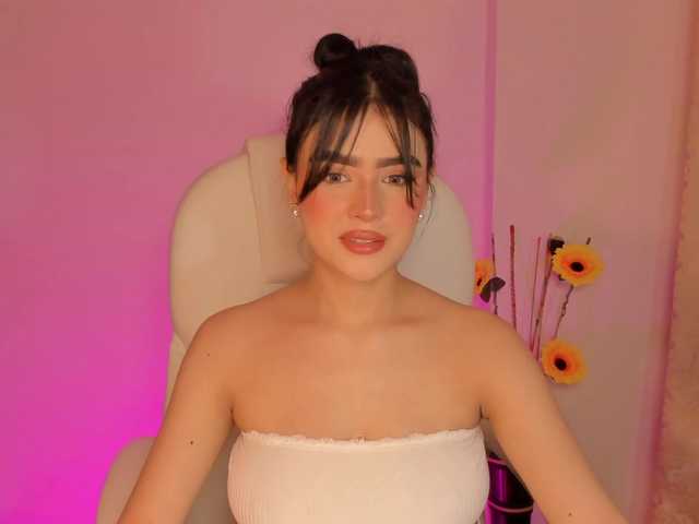 celestecollins00 live cam