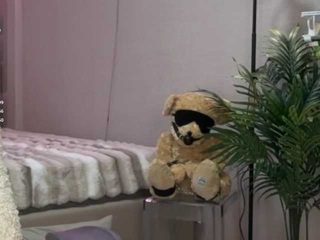oii-kris-iio live cam preview