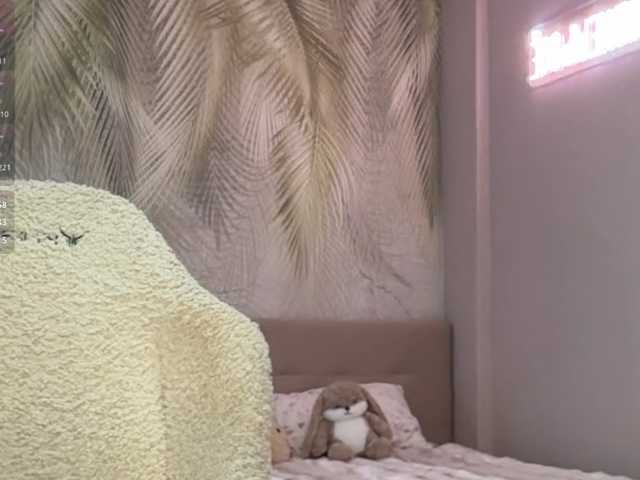 oii-kris-iio live cam on BongaCams