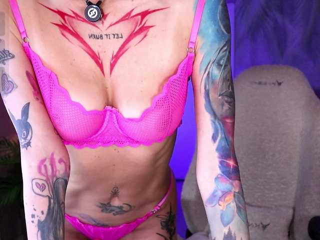 oii-kris-iio live cam