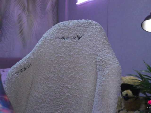 oii-kris-iio live cam on BongaCams