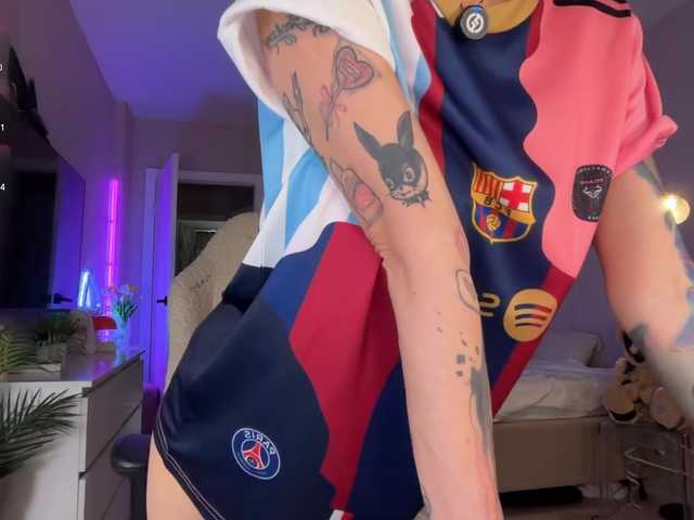 oii-kris-iio live cam on BongaCams