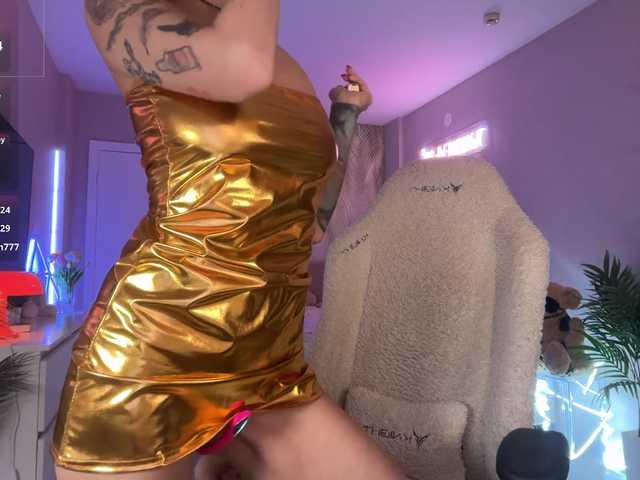 oii-kris-iio live cam on BongaCams