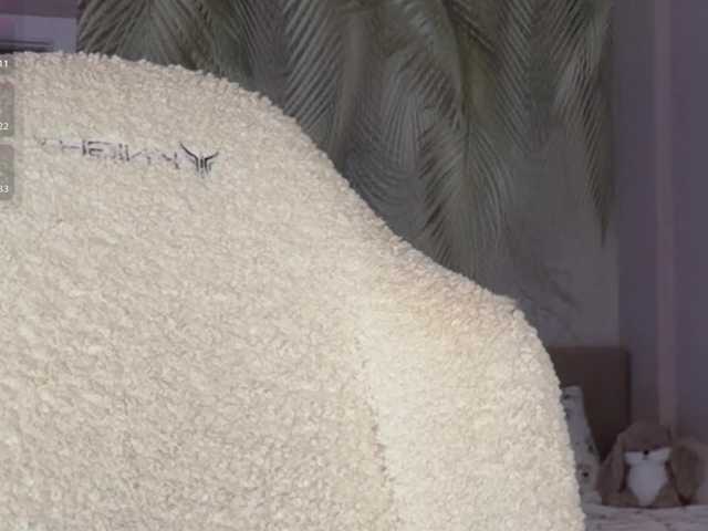 oii-kris-iio live cam on BongaCams