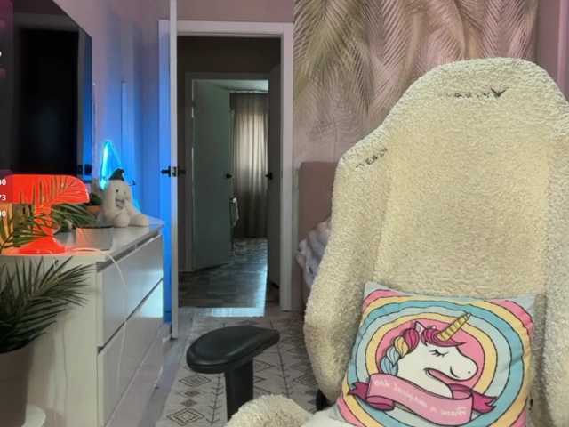 oii-kris-iio live cam on BongaCams