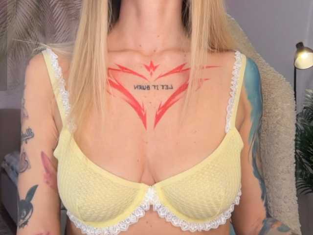 oii-kris-iio, en vivo ahora en BongaCams