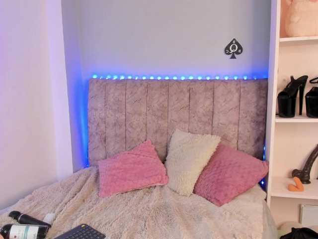 Naomisanz live cam on BongaCams