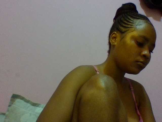 Prettydoll8 live cam on BongaCams
