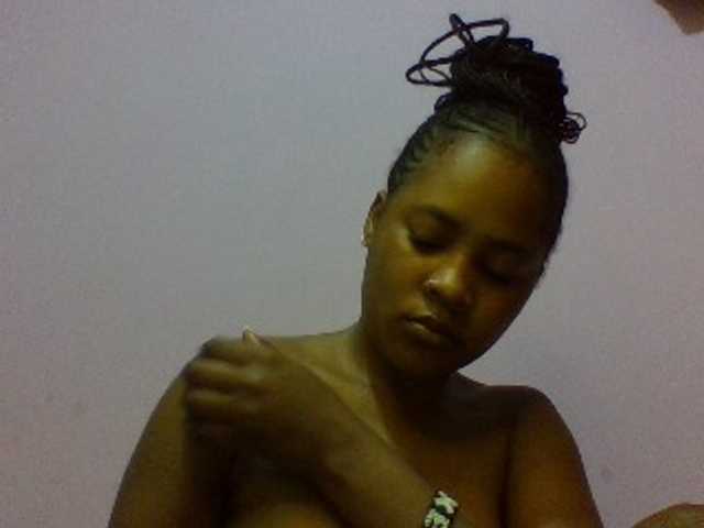 Prettydoll8 live cam on BongaCams