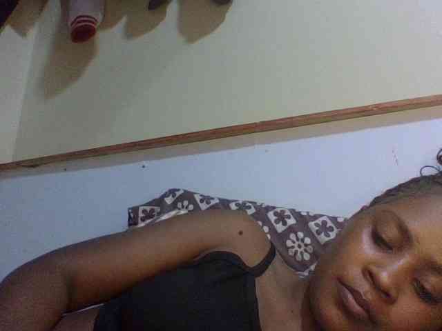 Prettydoll8 webcam