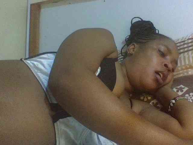 Prettydoll8 webcam