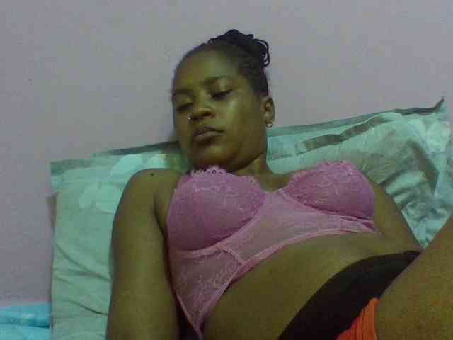 Prettydoll8 webcam