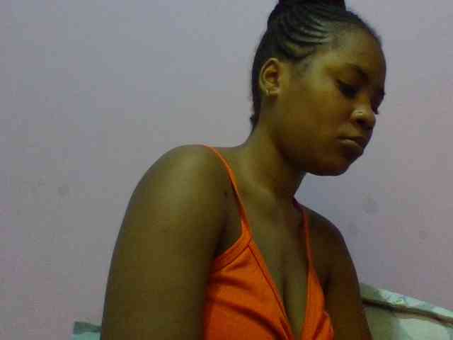 Prettydoll8 webcam