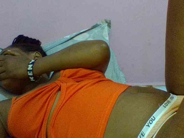 Prettydoll8 webcam