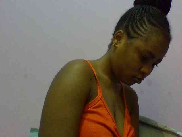 Prettydoll8 webcam