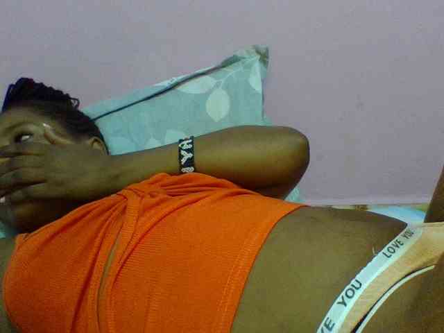 Prettydoll8 webcam