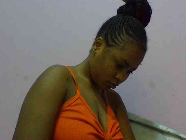 Prettydoll8 webcam