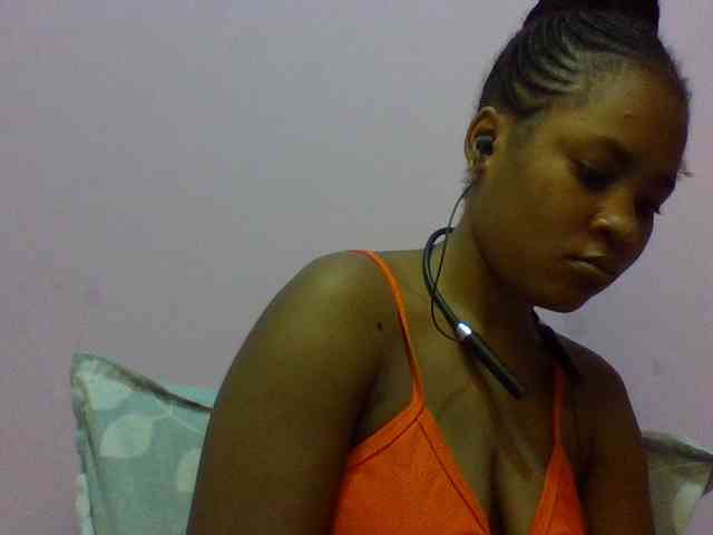 Prettydoll8 webcam