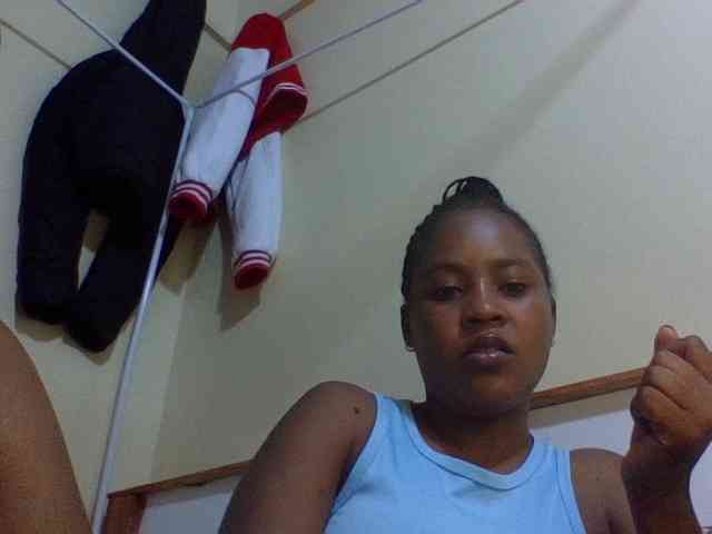 Prettydoll8 webcam