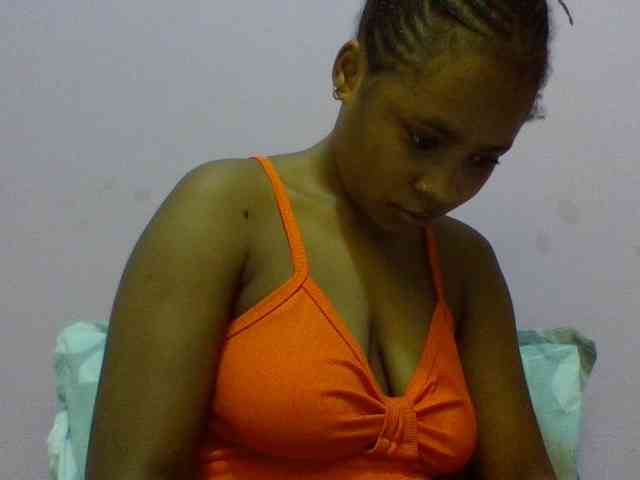 Prettydoll8 webcam