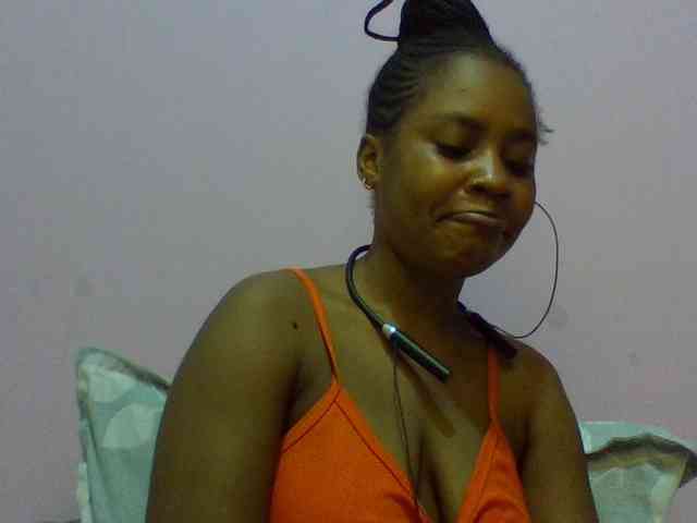 Prettydoll8 webcam