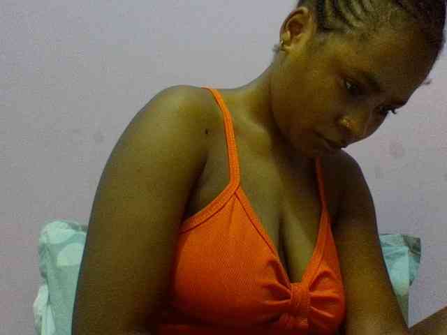 Prettydoll8 webcam