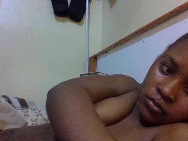 Prettydoll8 webcam