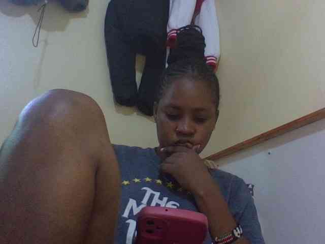 Prettydoll8 webcam