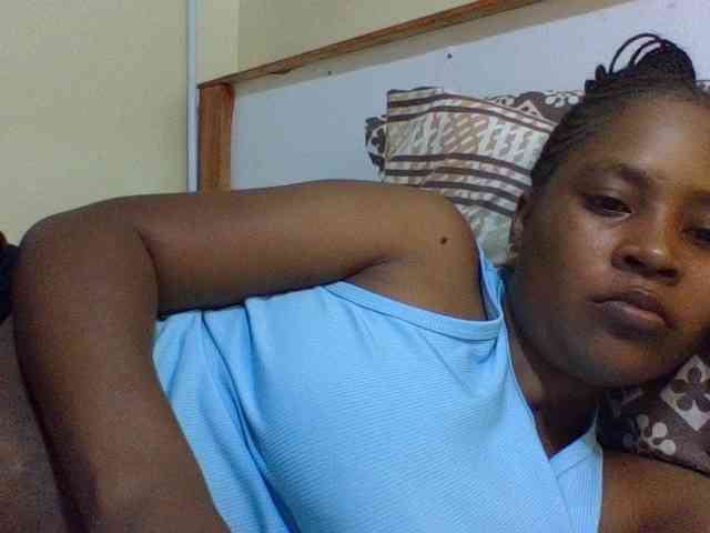 Prettydoll8 webcam