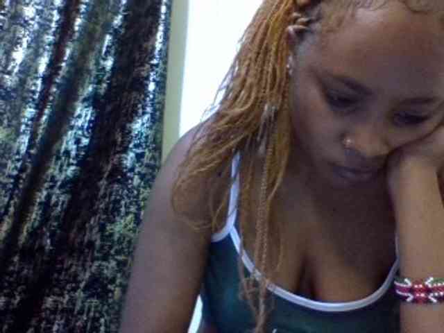 Prettydoll8 webcam