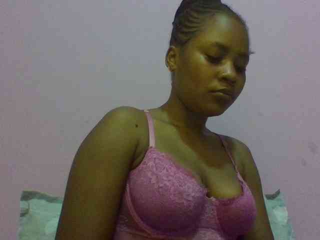 Prettydoll8 webcam