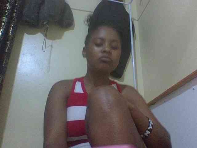 Prettydoll8 webcam