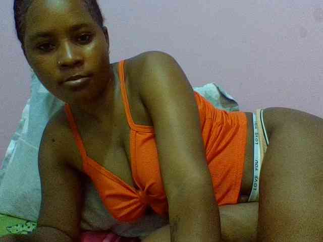 Prettydoll8 webcam