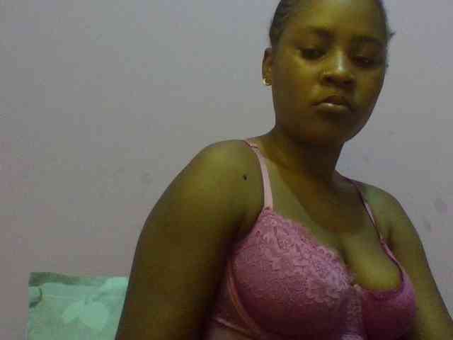 Prettydoll8 webcam