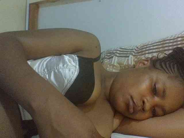 Prettydoll8 webcam