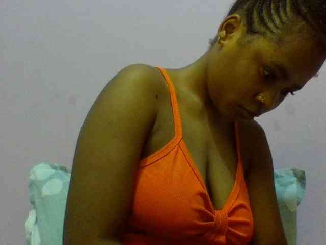 Prettydoll8 webcam