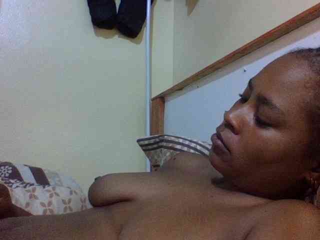 Prettydoll8 webcam