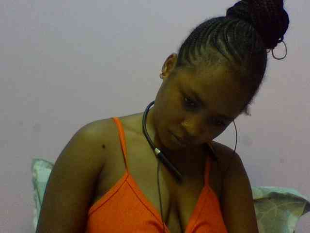 Prettydoll8 webcam