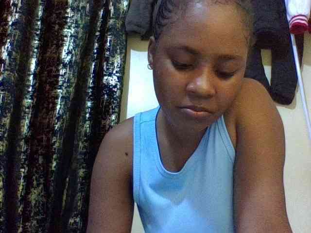Prettydoll8 webcam