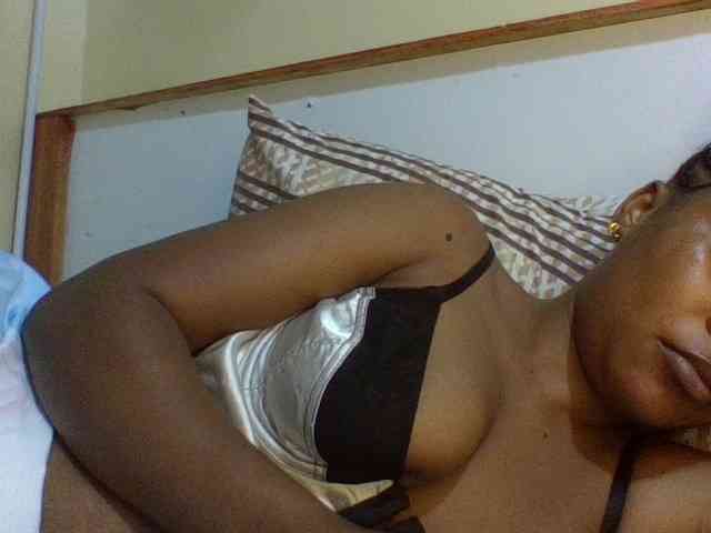 Prettydoll8 webcam