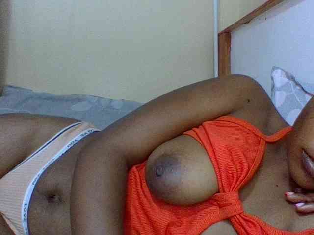 Prettydoll8 webcam
