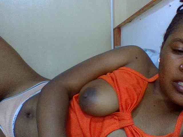 Prettydoll8 webcam