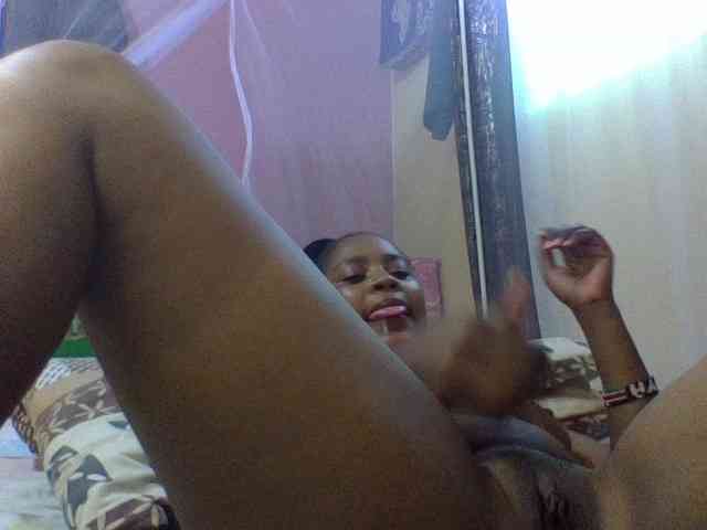 Prettydoll8 webcam