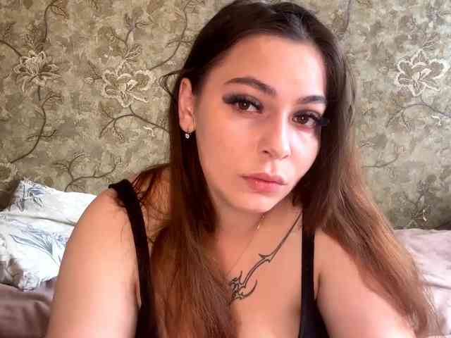 AliseBasila webcam