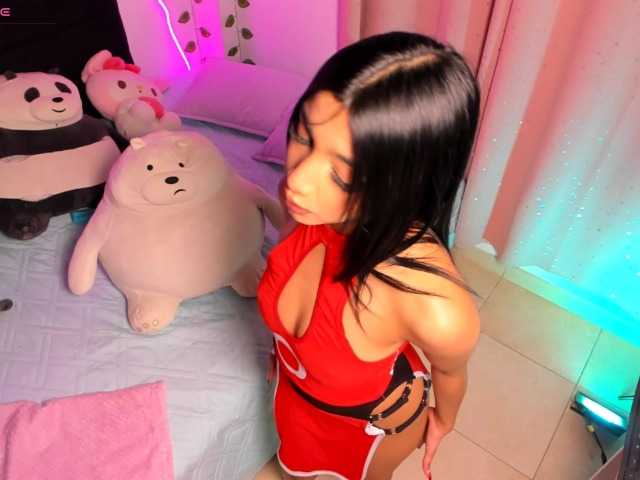 Scarlesth live webcam show