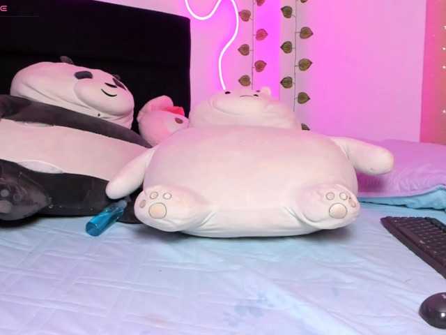Scarlesth live webcam show
