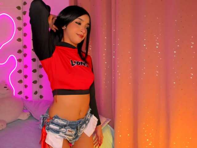 Scarlesth live webcam show