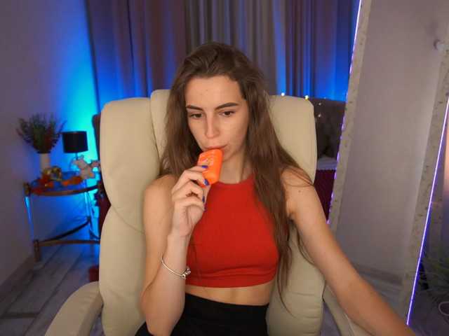 le modèle PeonyBloom est en webcam porno dans un show sur le site bongacams, il possède les tags suivants: White/Caucasian,Brunette,Shaved